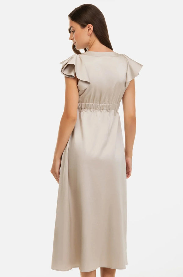 Μπεζ σατινέ φόρεμα εγκυμοσύνη και θηλασμού με βολάν - - soonMAMA - Η σωστή προσθήκη στην κομψή και άνετη εγκυμοσύνη! - Παλτά για έγκυες