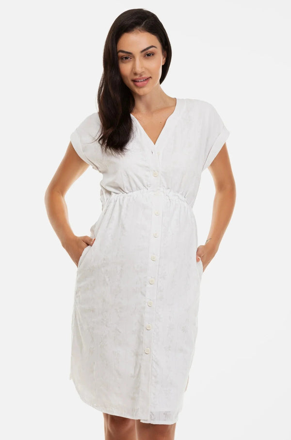 Βαμβακερό φόρεμα εγκυμοσύνης και θηλασμού σε λευκό - - soonMAMA - Η σωστή προσθήκη στην κομψή και άνετη εγκυμοσύνη! - Παλτά για έγκυες