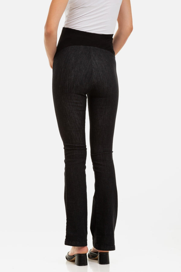 Τζιν εγκυμοσύνης bootcut σε μαύρο χρώμα - - soonMAMA - Η σωστή προσθήκη στην κομψή και άνετη εγκυμοσύνη! - Παλτά για έγκυες