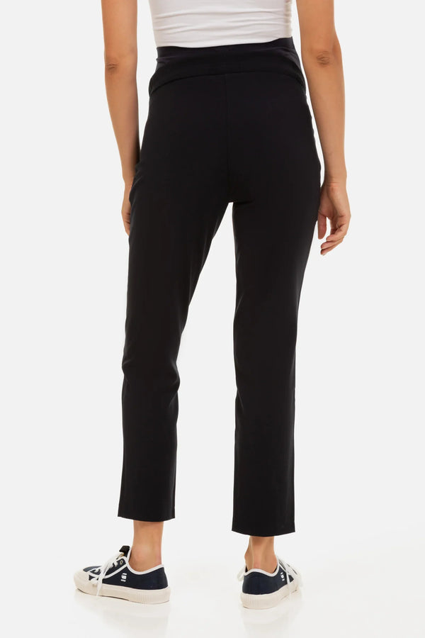 Φαρδύ παντελόνι εγκυμοσύνης με σούρες - σκούρο μπλε - Παντελόνι - soonMAMA - Η σωστή προσθήκη στην κομψή και άνετη εγκυμοσύνη! - Παλτά για έγκυες