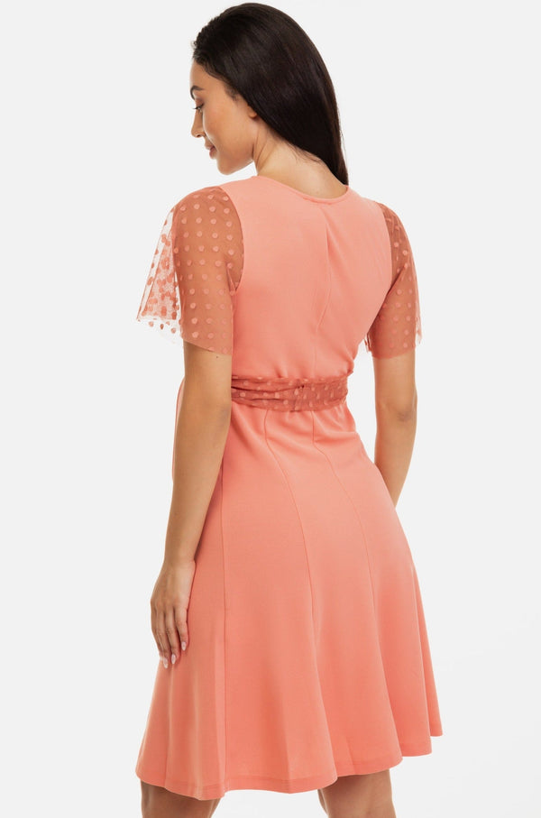 Φόρεμα εγκυμοσύνης και θηλασμού με πουά λεπτομέρεια - - soonMAMA - Η σωστή προσθήκη στην κομψή και άνετη εγκυμοσύνη! - Παλτά για έγκυες