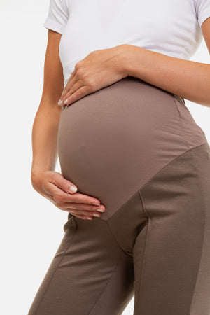 Παντελόνι εγκυμοσύνης από ύφασμα λεπτής πλέξης -  - soonMAMA - Η σωστή προσθήκη στην κομψή και άνετη εγκυμοσύνη! - Παλτά για έγκυες