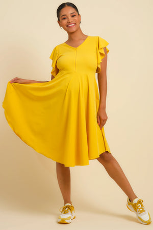 Αεράτο κίτρινο φόρεμα εγκυμοσύνης και θηλασμού -  - soonMAMA - Η σωστή προσθήκη στην κομψή και άνετη εγκυμοσύνη! - Παλτά για έγκυες