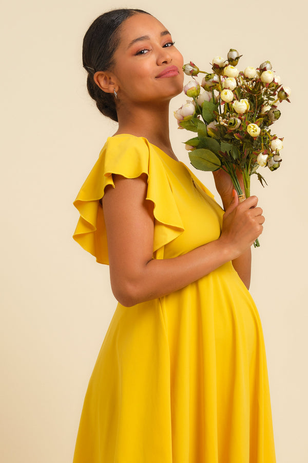 Αεράτο κίτρινο φόρεμα εγκυμοσύνης και θηλασμού - - soonMAMA - Η σωστή προσθήκη στην κομψή και άνετη εγκυμοσύνη! - Παλτά για έγκυες