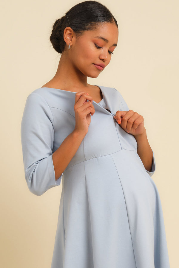 Βραδινό φόρεμα εγκυμοσύνης και θηλασμού - ανοιχτό μπλε - - soonMAMA - Η σωστή προσθήκη στην κομψή και άνετη εγκυμοσύνη! - Παλτά για έγκυες