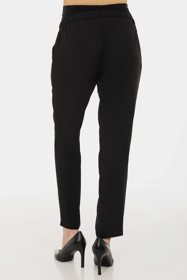 Μαύρο παντελόνι εγκυμοσύνης με ζώνη - - soonMAMA - Η σωστή προσθήκη στην κομψή και άνετη εγκυμοσύνη! - Παλτά για έγκυες