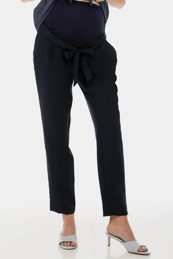 Παντελόνι εγκυμοσύνης με ζώνη σε μπλε ναυτικό - - soonMAMA - Η σωστή προσθήκη στην κομψή και άνετη εγκυμοσύνη! - Παλτά για έγκυες