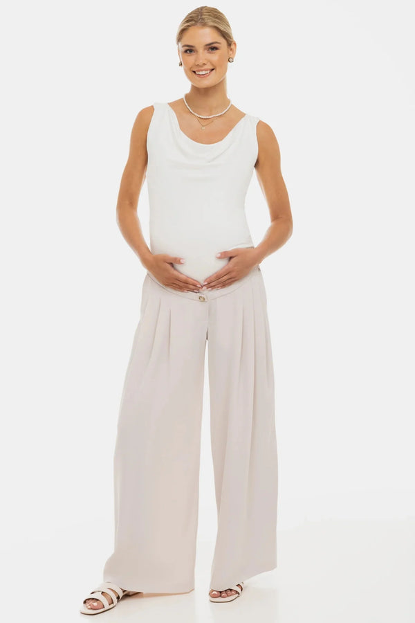 Κομψό μπεζ παντελόνι εγκυμοσύνης με πιέτες - - soonMAMA - Η σωστή προσθήκη στην κομψή και άνετη εγκυμοσύνη! - Παλτά για έγκυες