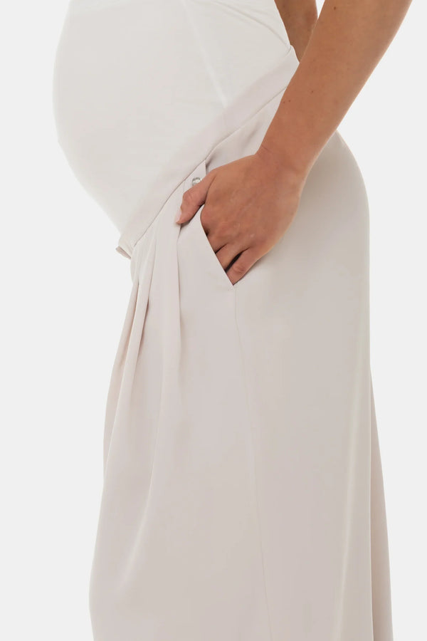 Κομψό μπεζ παντελόνι εγκυμοσύνης με πιέτες - - soonMAMA - Η σωστή προσθήκη στην κομψή και άνετη εγκυμοσύνη! - Παλτά για έγκυες