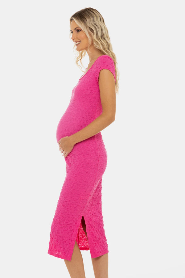 Εφαρμοστό φόρεμα εγκυμοσύνης με σκίσιμο – φούξια - - soonMAMA - Η σωστή προσθήκη στην κομψή και άνετη εγκυμοσύνη! - Παλτά για έγκυες