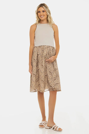 Κομψό φόρεμα με βαμβακερό ριπ τοπ και αέρινη φούστα - μπεζ - Dresses - soonMAMA - Η σωστή προσθήκη στην κομψή και άνετη εγκυμοσύνη! - Παλτά για έγκυες