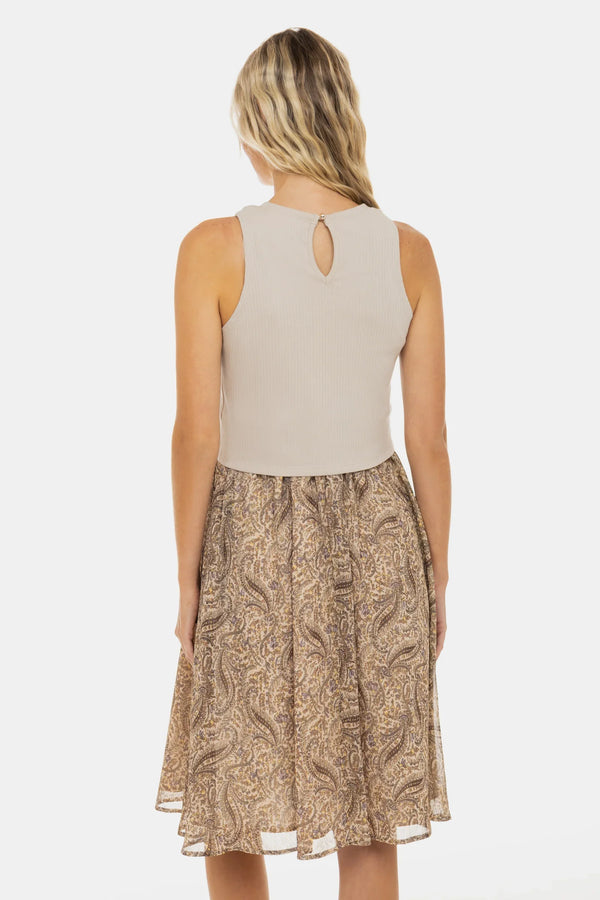 Κομψό φόρεμα με βαμβακερό ριπ τοπ και αέρινη φούστα - μπεζ - Dresses - soonMAMA - Η σωστή προσθήκη στην κομψή και άνετη εγκυμοσύνη! - Παλτά για έγκυες