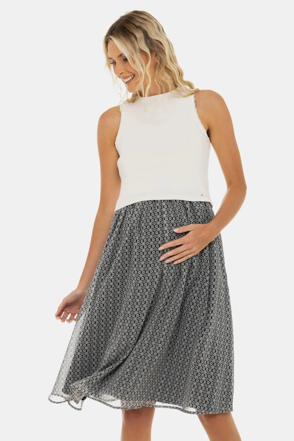 Κομψό φόρεμα με λευκό βαμβακερό ριπ τοπ και αέρινη φούστα - - soonMAMA - Η σωστή προσθήκη στην κομψή και άνετη εγκυμοσύνη! - Παλτά για έγκυες