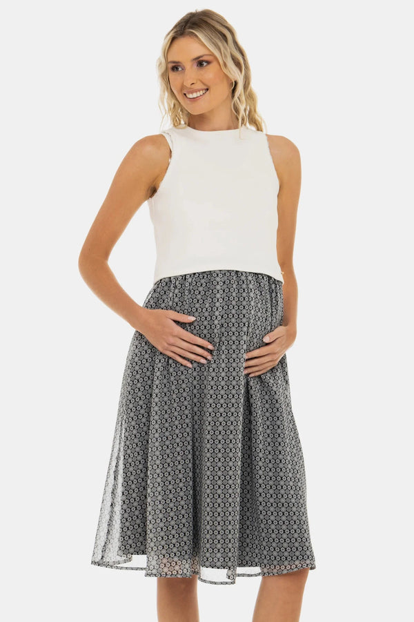 Κομψό φόρεμα με λευκό βαμβακερό ριπ τοπ και αέρινη φούστα - - soonMAMA - Η σωστή προσθήκη στην κομψή και άνετη εγκυμοσύνη! - Παλτά για έγκυες