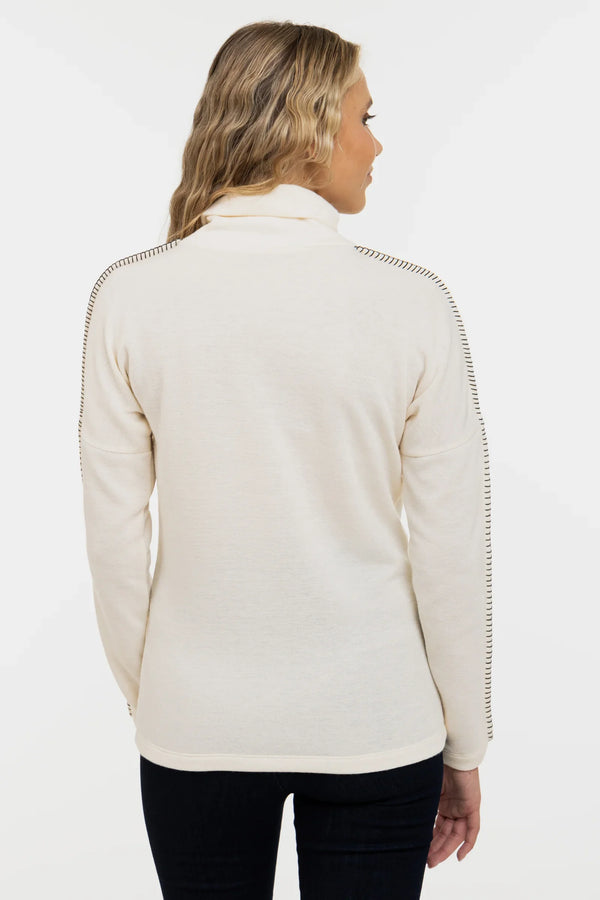 Πλεκτό εκρού πουλόβερ εγκυμοσύνης με διακοσμητικές ραφές - - soonMAMA - Η σωστή προσθήκη στην κομψή και άνετη εγκυμοσύνη! - Παλτά για έγκυες