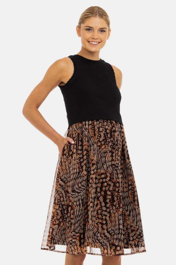 Κομψό φόρεμα με βαμβακερό ριπ τοπ και αέρινη φούστα - Dresses - soonMAMA - Η σωστή προσθήκη στην κομψή και άνετη εγκυμοσύνη! - Παλτά για έγκυες