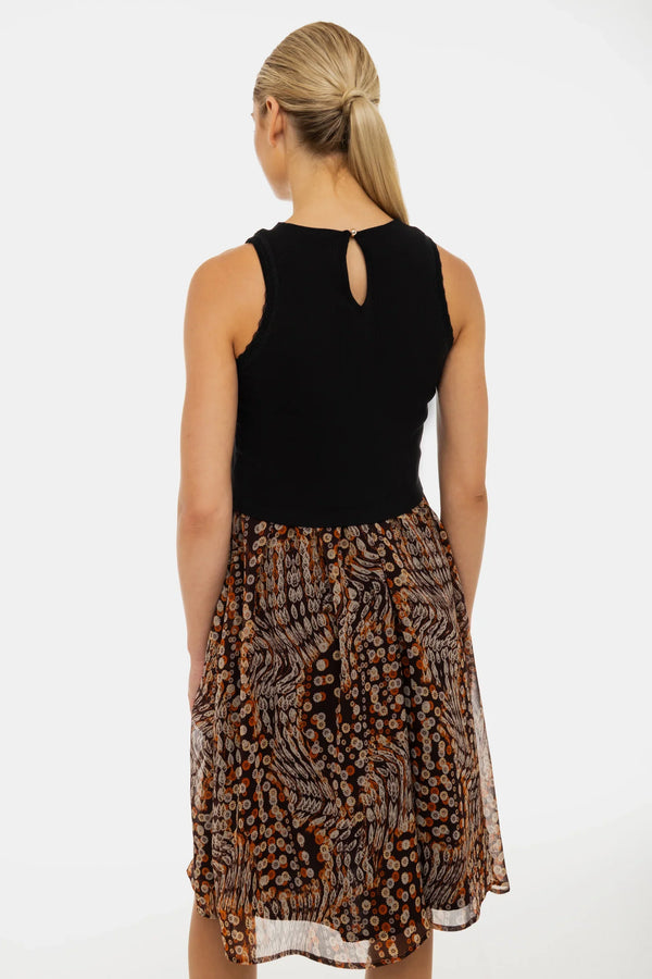 Κομψό φόρεμα με βαμβακερό ριπ τοπ και αέρινη φούστα - Dresses - soonMAMA - Η σωστή προσθήκη στην κομψή και άνετη εγκυμοσύνη! - Παλτά για έγκυες