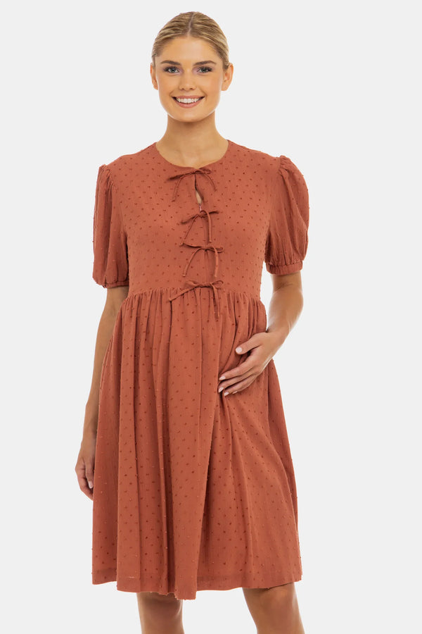 Φόρεμα εγκυμοσύνης και θηλασμού με φιόγκους – τερακότα - - soonMAMA - Η σωστή προσθήκη στην κομψή και άνετη εγκυμοσύνη! - Παλτά για έγκυες