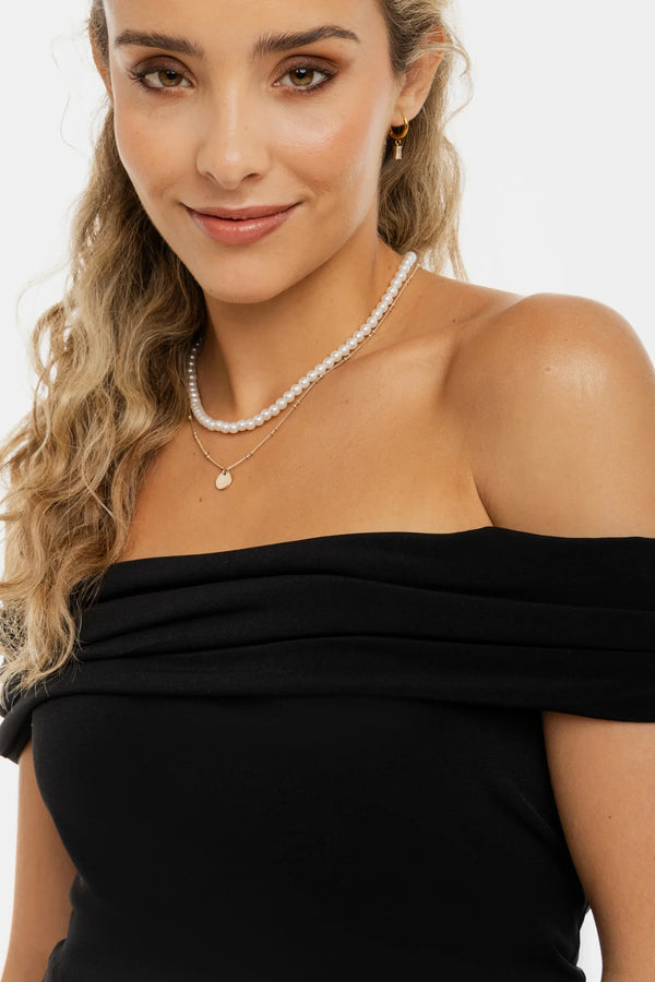 Κομψή μπλούζα εγκυμοσύνης με ριχτούς ώμους – μαύρη