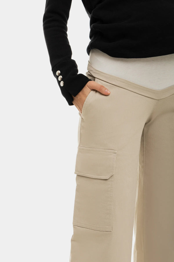 Φαρδύ μπεζ βαμβακερό παντελόνι εγκυμοσύνης - - soonMAMA - Η σωστή προσθήκη στην κομψή και άνετη εγκυμοσύνη! - Παλτά για έγκυες