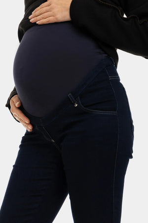 Εφαρμοστά ελαστικά τζιν εγκυμοσύνης - Παντελόνι - soonMAMA - Η σωστή προσθήκη στην κομψή και άνετη εγκυμοσύνη! - Παλτά για έγκυες