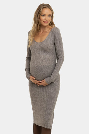 Πλεκτό εφαρμοστό φόρεμα εγκυμοσύνης - καφέ - - soonMAMA - Η σωστή προσθήκη στην κομψή και άνετη εγκυμοσύνη! - Παλτά για έγκυες
