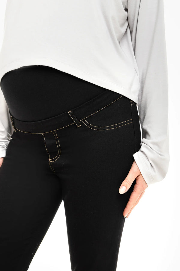 Ελαστικά τζιν εγκυμοσύνης με αφαιρούμενη ζώνη - - soonMAMA - Η σωστή προσθήκη στην κομψή και άνετη εγκυμοσύνη! - Παλτά για έγκυες