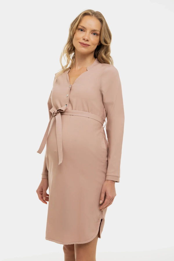 Ελαστικό φόρεμα εγκυμοσύνης και θηλασμού - πούδρας - - soonMAMA - Η σωστή προσθήκη στην κομψή και άνετη εγκυμοσύνη! - Παλτά για έγκυες