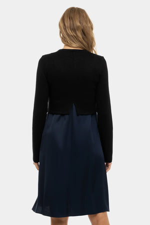 Σατέν φόρεμα με πουλόβερ εγκυμοσύνης και θηλασμό - σκούρο μπλε - - soonMAMA - Η σωστή προσθήκη στην κομψή και άνετη εγκυμοσύνη! - Παλτά για έγκυες