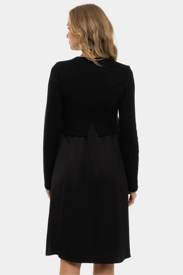 Σατέν φόρεμα με πουλόβερ εγκυμοσύνης και θηλασμό - μαύρος - - soonMAMA - Η σωστή προσθήκη στην κομψή και άνετη εγκυμοσύνη! - Παλτά για έγκυες