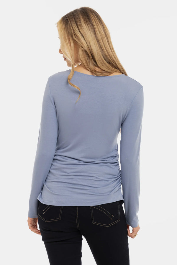 Απαλό μπλουζά εγκυμοσύνης με σούρες από modal – μπλε - - soonMAMA - Η σωστή προσθήκη στην κομψή και άνετη εγκυμοσύνη! - Παλτά για έγκυες