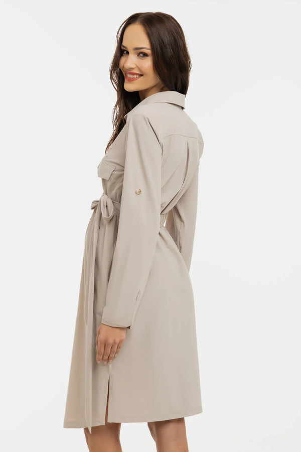 Ελαστικό φόρεμα εγκυμοσύνης και θηλασμό με γιακά – μπεζ - - soonMAMA - Η σωστή προσθήκη στην κομψή και άνετη εγκυμοσύνη! - Παλτά για έγκυες