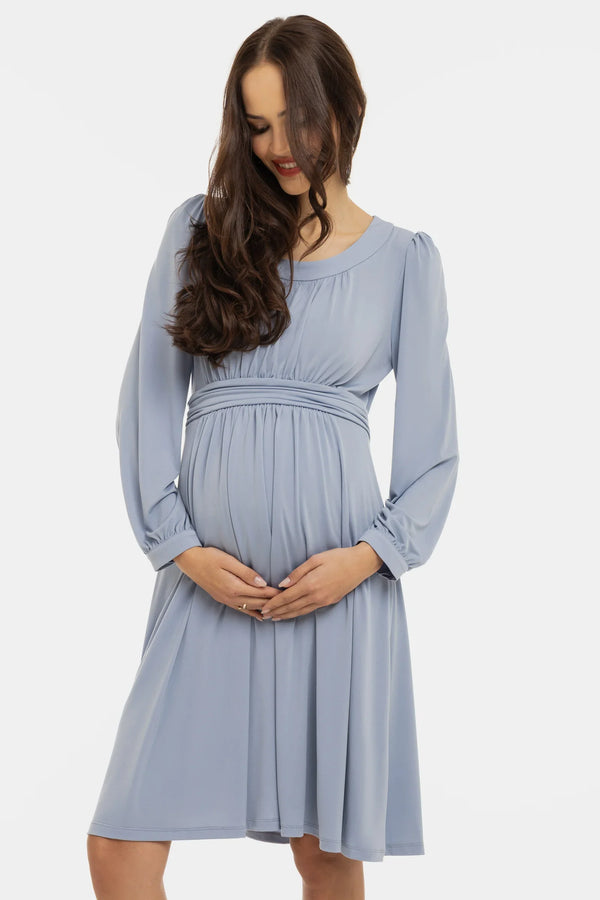 Κομψό φόρεμα εγκυμοσύνης με σούρες - παστέλ μπλε - - soonMAMA - Η σωστή προσθήκη στην κομψή και άνετη εγκυμοσύνη! - Παλτά για έγκυες