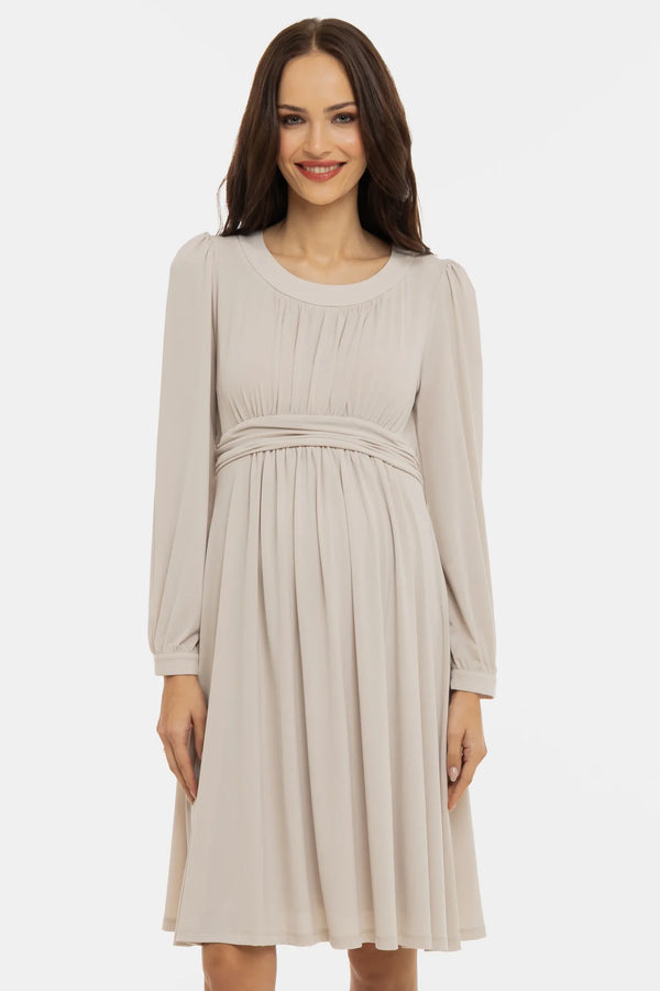 Κομψό φόρεμα εγκυμοσύνης με σούρες - μπεζ - - soonMAMA - Η σωστή προσθήκη στην κομψή και άνετη εγκυμοσύνη! - Παλτά για έγκυες