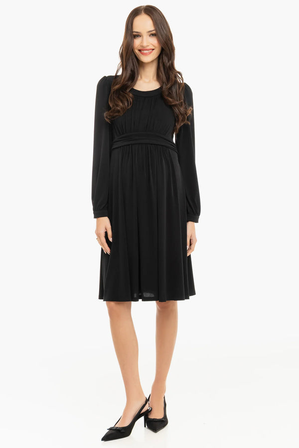 Κομψό φόρεμα εγκυμοσύνης με σούρες - μαύρο - - soonMAMA - Η σωστή προσθήκη στην κομψή και άνετη εγκυμοσύνη! - Παλτά για έγκυες