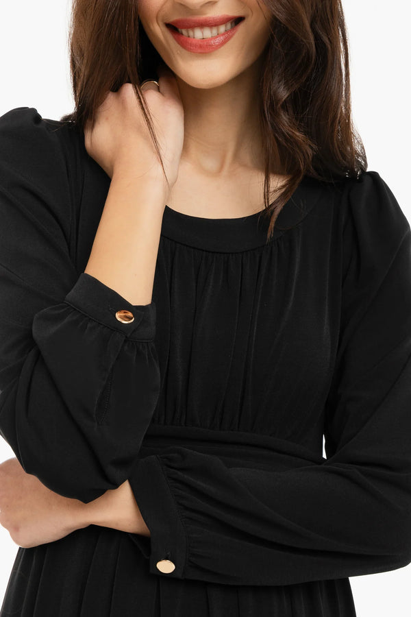 Κομψό φόρεμα εγκυμοσύνης με σούρες - μαύρο - - soonMAMA - Η σωστή προσθήκη στην κομψή και άνετη εγκυμοσύνη! - Παλτά για έγκυες