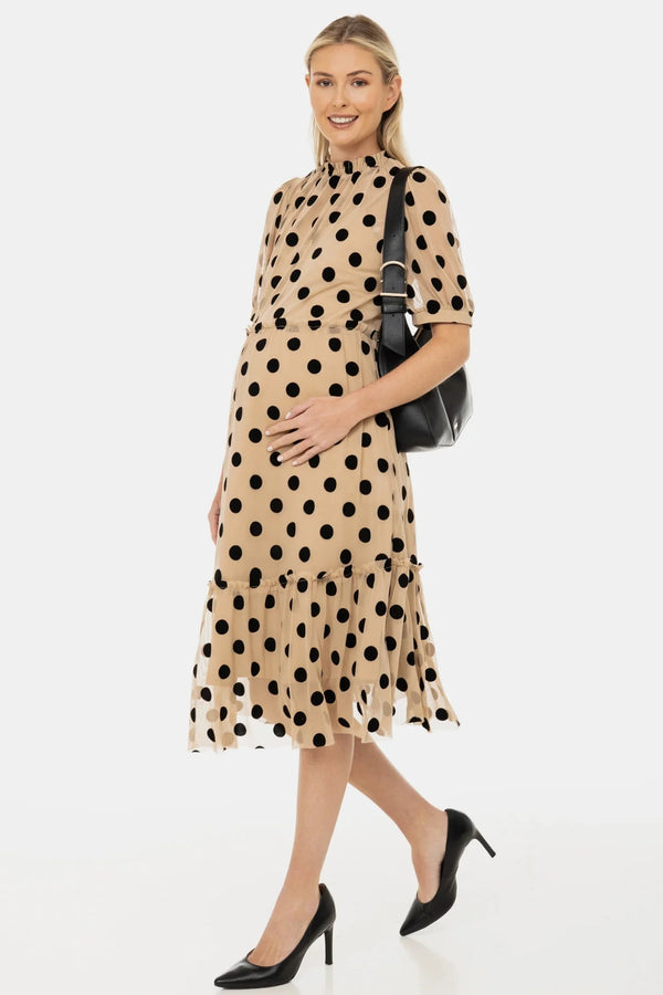 Αέρινο φόρεμα εγκυμοσύνης από τούλι με πουά σχέδιο – μπεζ - - soonMAMA - Η σωστή προσθήκη στην κομψή και άνετη εγκυμοσύνη! - Παλτά για έγκυες