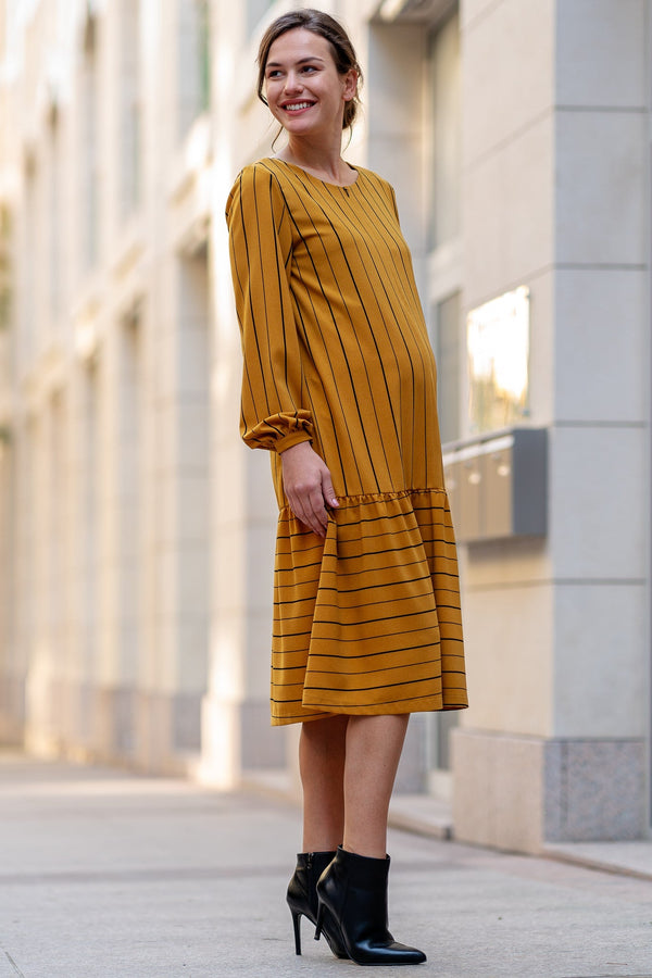 Μακρύ φόρεμα εγκυμοσύνης και θηλασμού με σχέδιο - - soonMAMA - Η σωστή προσθήκη στην κομψή και άνετη εγκυμοσύνη! - Παλτά για έγκυες