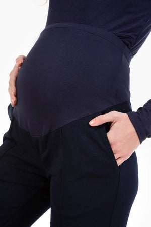 Κομψό παντελόνι εγκυμοσύνης με οργανικό βαμβάκι - - soonMAMA - Η σωστή προσθήκη στην κομψή και άνετη εγκυμοσύνη! - Παλτά για έγκυες