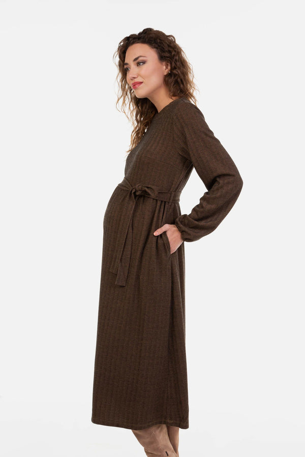 Κομψό μακρύ φόρεμα εγκυμοσύνης - - soonMAMA - Η σωστή προσθήκη στην κομψή και άνετη εγκυμοσύνη! - Παλτά για έγκυες