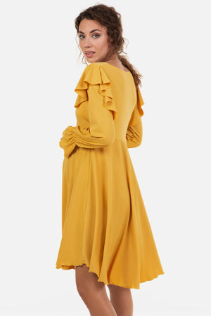 Αεράτο φόρεμα εγκυμοσύνης και θηλασμού σε χρώμα ώχρα - - soonMAMA - Η σωστή προσθήκη στην κομψή και άνετη εγκυμοσύνη! - Παλτά για έγκυες