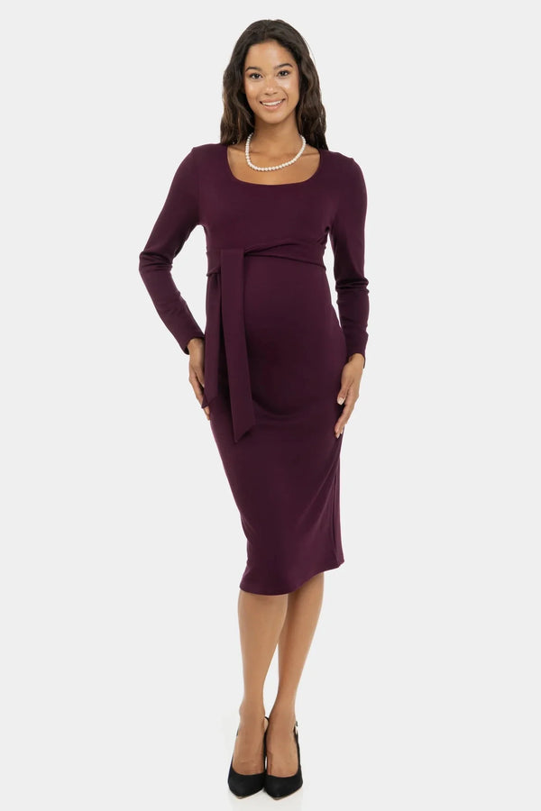 Κομψό μακρύ φόρεμα με φαρδιά ζώνη σε μπορντώ χρώμα - - soonMAMA - Η σωστή προσθήκη στην κομψή και άνετη εγκυμοσύνη! - Παλτά για έγκυες