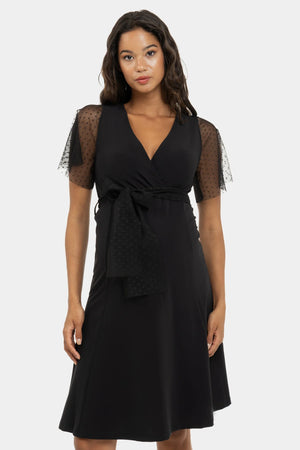 Φόρεμα εγκυμοσύνης και θηλασμού με πουά λεπτομέρεια - - soonMAMA - Η σωστή προσθήκη στην κομψή και άνετη εγκυμοσύνη! - Παλτά για έγκυες