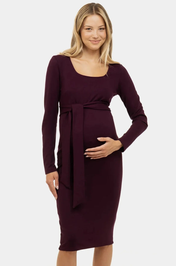 Κομψό μακρύ φόρεμα εγκυμοσύνης με φαρδιά ζώνη σε μπορντό χρώμα - - soonMAMA - Η σωστή προσθήκη στην κομψή και άνετη εγκυμοσύνη! - Παλτά για έγκυες