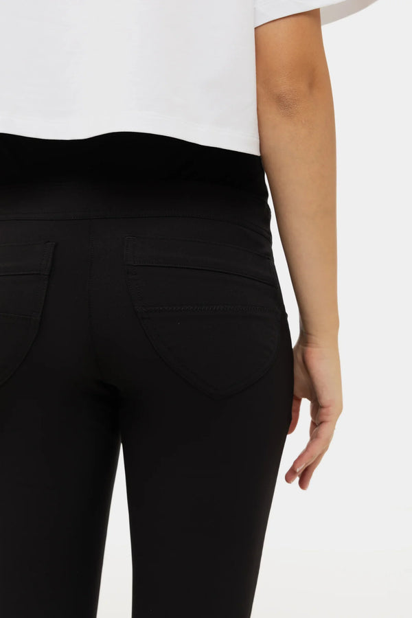 Μαύρο εφαρμοστό παντελόνι εγκυμοσύνης - Παντελόνι - soonMAMA - Η σωστή προσθήκη στην κομψή και άνετη εγκυμοσύνη! - Παλτά για έγκυες