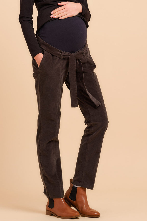 Παντελόνι εγκυμοσύνης κορδόνι σε χακί - - soonMAMA - Η σωστή προσθήκη στην κομψή και άνετη εγκυμοσύνη! - Παλτά για έγκυες