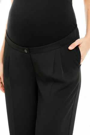 Μαύρο παντελόνι εγκυμοσύνης με πιέτες - - soonMAMA - Η σωστή προσθήκη στην κομψή και άνετη εγκυμοσύνη! - Παλτά για έγκυες