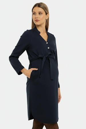 Ελαστικό σκούρο μπλε φόρεμα εγκυμοσύνης και θηλασμού - - soonMAMA - Η σωστή προσθήκη στην κομψή και άνετη εγκυμοσύνη! - Παλτά για έγκυες