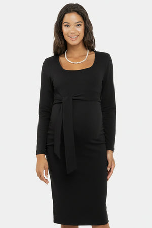 Κομψό μακρύ φόρεμα με φαρδιά ζώνη σε μαύρο χρώμα - - soonMAMA - Η σωστή προσθήκη στην κομψή και άνετη εγκυμοσύνη! - Παλτά για έγκυες