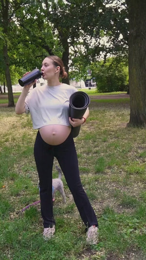 Απαλό κροπ τοπ εγκυμοσύνης από modal – ανοιχτό γκρι - - soonMAMA - Η σωστή προσθήκη στην κομψή και άνετη εγκυμοσύνη! - Παλτά για έγκυες